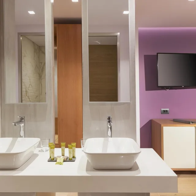 غرفة بسرير مزدوج أو سريرين منفصلين مع أريكة، Oscar Hotel and Apartments 4/6