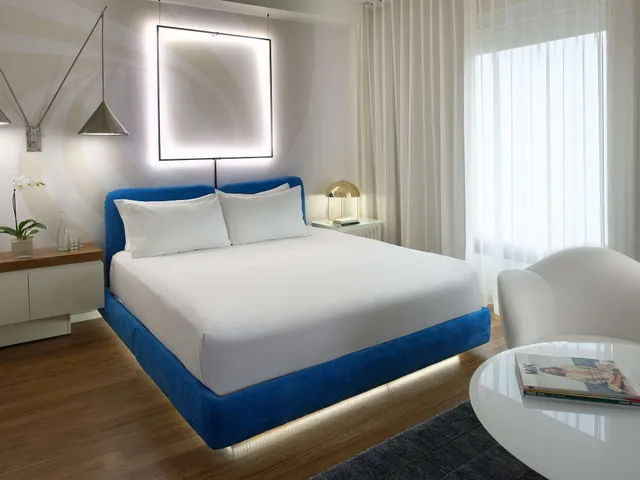 غرفة سوبيريور بسرير مزدوج، The Valorian Los Angeles, Curio Collection by Hilton 1/1