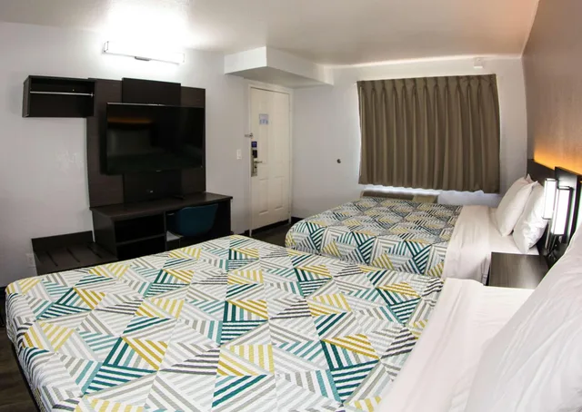 غرفة بسريرين كوين لذوي الإعاقة، Motel6 Sacramento, CA - Old Sacramento North 6/8