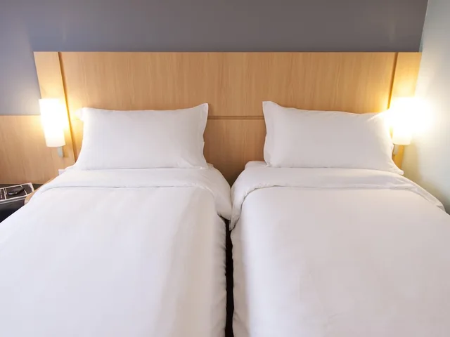 Standard, 1 Double and 1 Single Bed, Ibis Cascavel 4/6