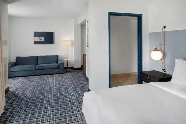 Studio, King Bed, Lake Side، Hotel Canandaigua, Tapestry Collection by Hilton 7/9