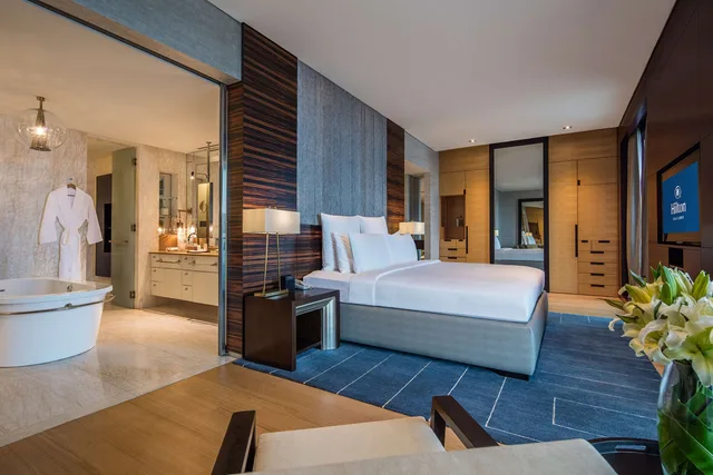 Lifestyle, Executive, Suite, King Bed, Lake View، Hilton Kuala Lumpur 5/7
