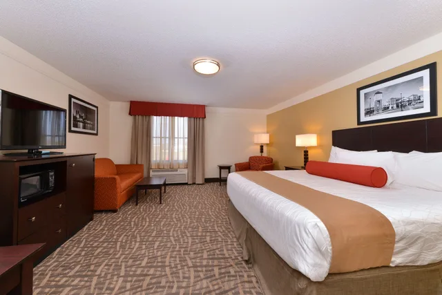 Suite, King Bed, Best Western Plus Peoria 1/6