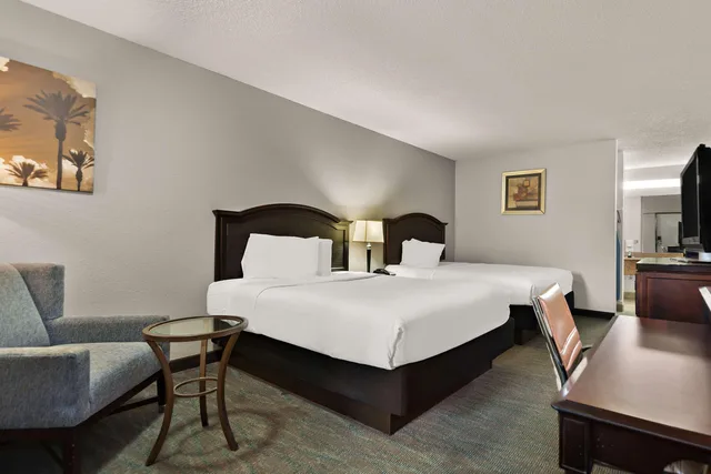 غرفة رباعية بسرير كوين، Rodeway Inn Lumberton Central 2/5