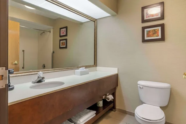 غرفة قياسية بسريرين كوين، Comfort Inn Charlotte 7/7