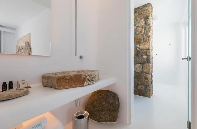 Deluxe Double Sea View with Outdoor Jacuzzi، Mykonos Bay Resort and Villas 5/5