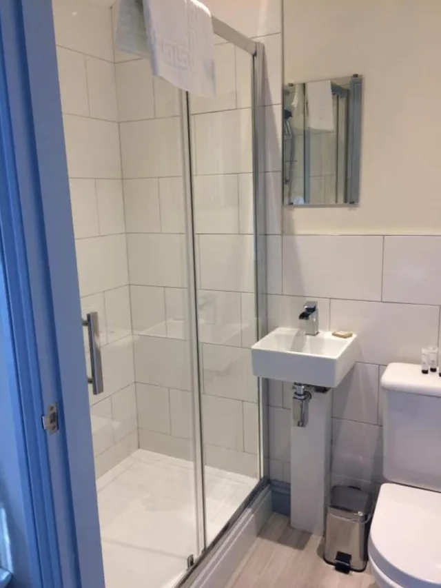 Standard, Double Bed, Private Bathroom, The Wheelhouse Guesthouse 4/4
