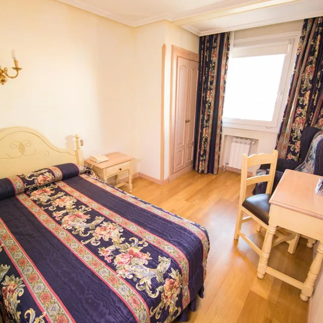 غرفة مفردة، Hotel Julia 2/3