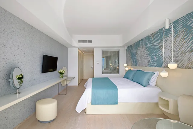 غرفة سوبيريور مفردة بإطلالة على البحر، Ivi Mare - Designed for Adults by Louis Hotels 3/12