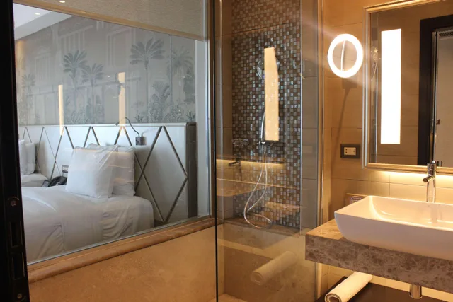 جناح بسريرين منفصلين وسرير كينج بغرفتي نوم، Hilton Amman 4/10