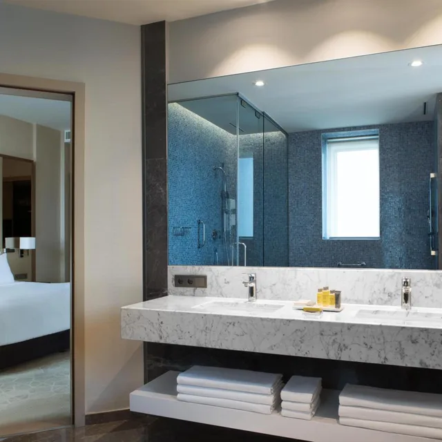 2 Bedrooms, Executive, Suite, Sea View, Lounge Access, Istanbul Marriott Hotel Sisli 3/4