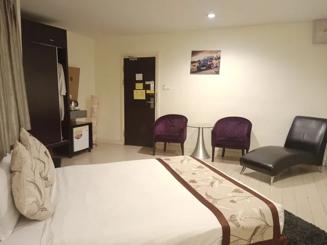 غرفة تنفيذية بسرير كوين، Shervinton Executive Boutique Hotel 3/4