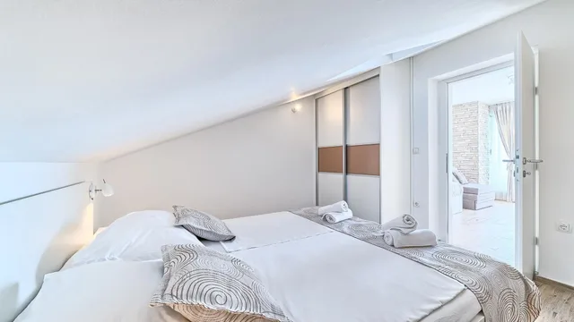 شقة رومانسية بسرير كوين وسرير فردي بإطلالة على البحر بشرفة، Stipe Aparthotel 2/3
