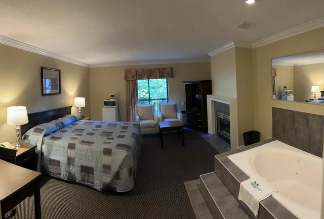 جناح بجاكوزي، Canadian Inn 4/9