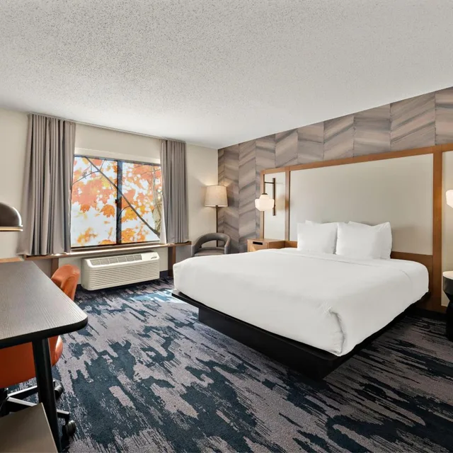غرفة بسرير كينج بحوض استحمام لذوي الإعاقة، Fairfield Inn And Suites By Marriott Chesapeake 5/10