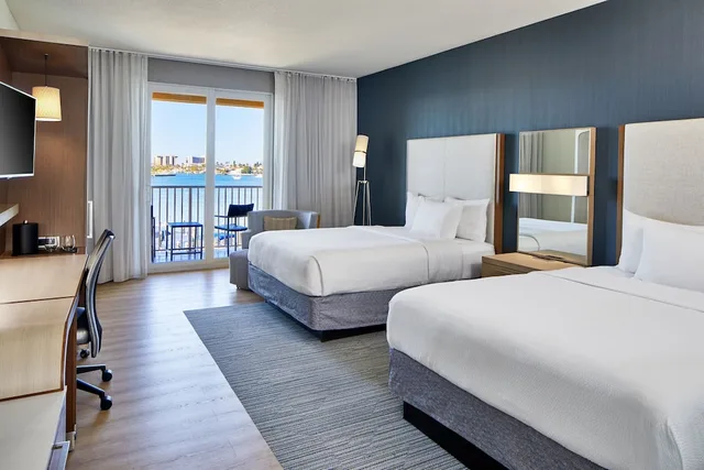 غرفة بسريرين كوين، Courtyard St Petersburg Clearwater Madeira Beach 2/7
