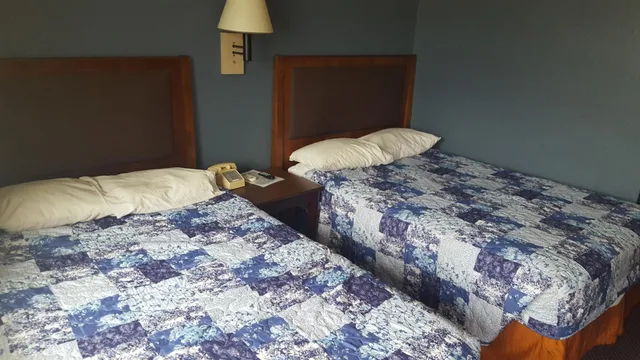 غرفة بسريرين مزدوجين، Travel Inn 1/2