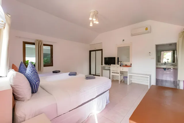 بنغل بسرير كوين، Bay Beach Resort 2/3