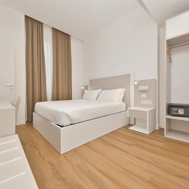 غرفة ديلوكس بسرير مزدوج، LH Hotel Andreotti 4/8