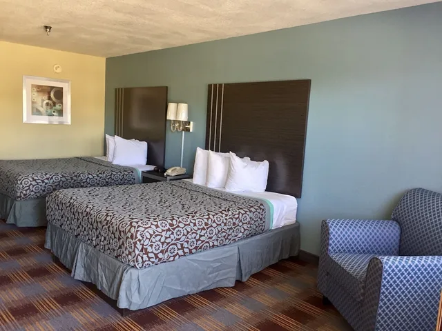 غرفة قياسية بسريرين كوين، Days Inn By Wyndham San Antonio Near Fiesta Park 5/10