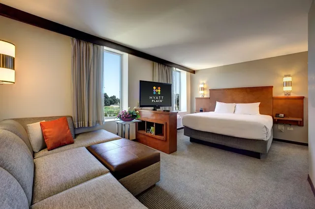 غرفة بسرير كينج في طابق مرتفع، Hyatt Place UC Davis 1/4