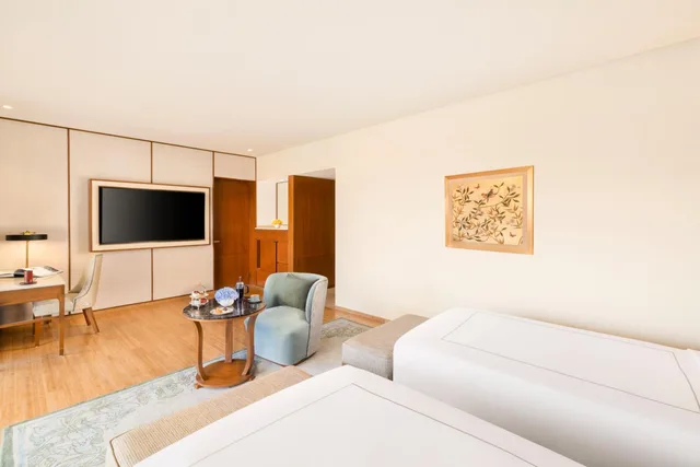 Grand, Luxury, Twin Beds, Taj Surajkund Resort & Spa, Delhi NCR 2/3