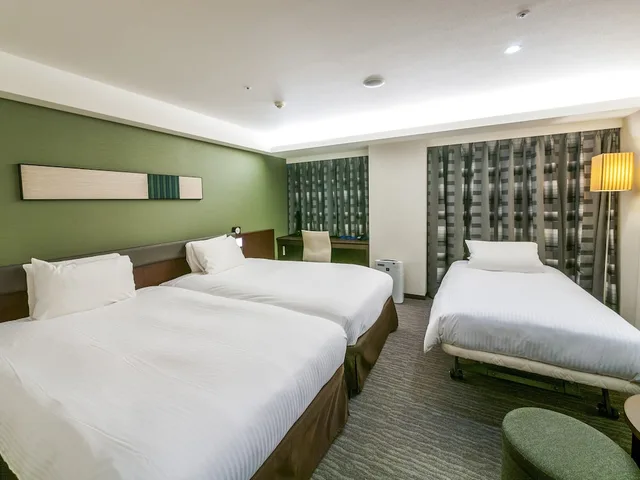 غرفة بسريرين منفصلين مع أريكة، Richmond Hotel Fukuoka Tenjin 1/3