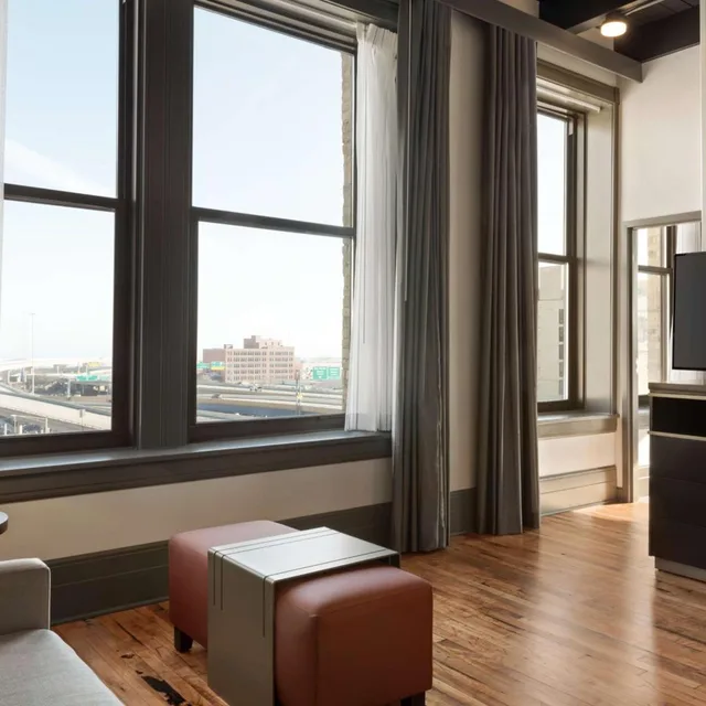 جناح بسرير كينج بغرفة نوم واحدة مع أريكة، Homewood Suites By Hilton Milwaukee-Downtown 5/10