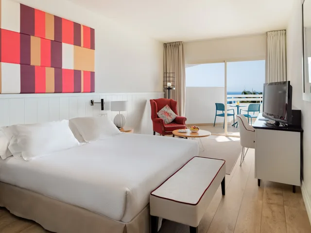 غرفة سوبيريور بسرير مزدوج أو سريرين منفصلين بإطلالة على البحر، H10 Estepona Palace 1/3