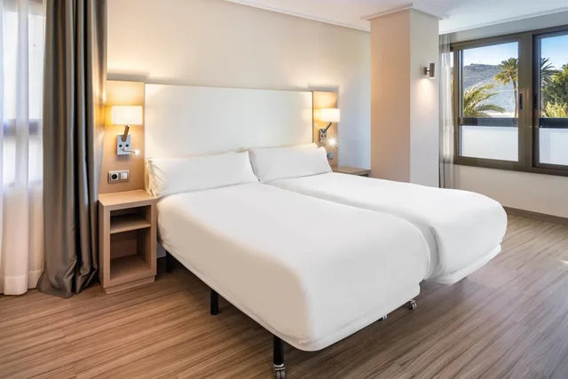 غرفة ديلوكس بسرير كوين، B&B HOTEL Cartagena Cartagonova 1/4