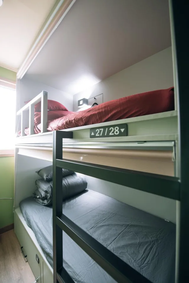 سكن مشترك بأربعة أسرّة للنساء، Midtown Hostel 1/5