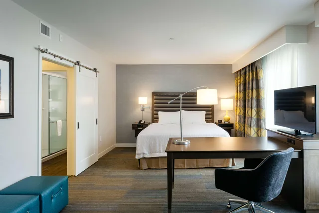 استوديو بسرير كينج، Hampton Inn Suites By Hilton Seattle Northgate 1/2