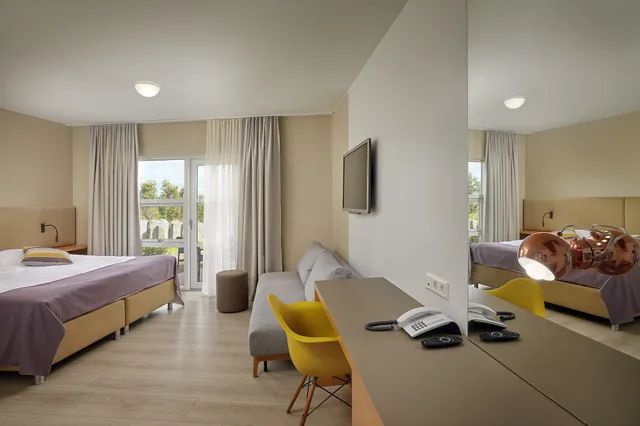 غرفة ديلوكس بسرير كوين بحمام خاص مع أريكة، ICELANDAIR HOTEL HAMAR 3/8