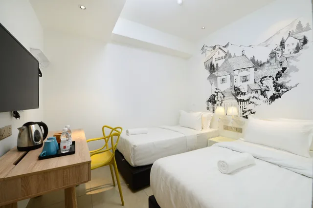 Art, Twin Beds, No Window، Hotel De Art Usj 21 2/5