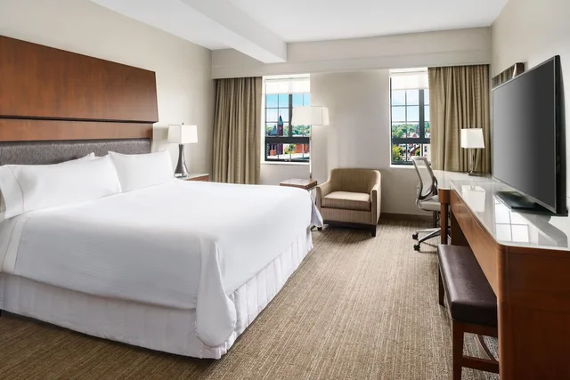 Room, King Bed, City View, The Westin Portland Harborview 2/8