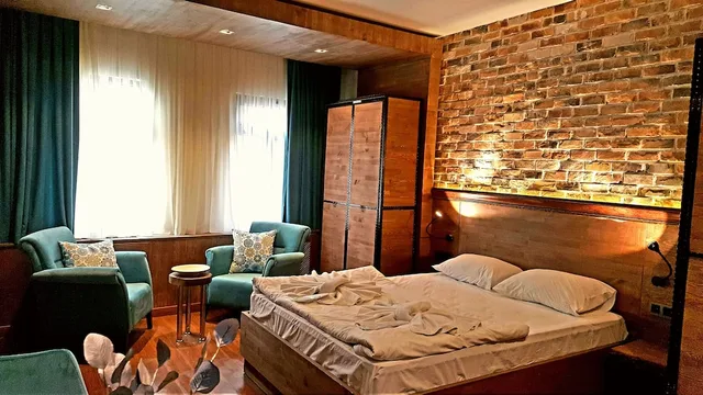 جناح تنفيذي بسرير كوين مع أريكة بحوض جاكوزي، Cube Suites 10/10