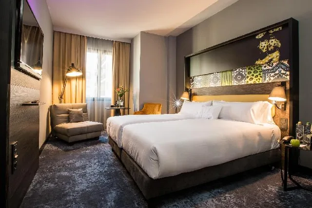 غرفة كومفورت ثلاثية بسريرين منفصلين مع أريكة، NYX Hotel Madrid by Leonardo Hotels 1/1