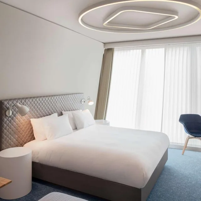 غرفة بسرير كينج في طابق مرتفع بإطلالة، Hyatt Place Zurich Airport The Circle 3/7