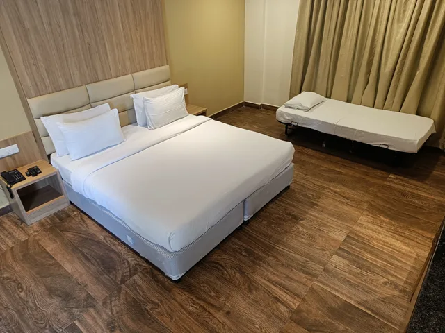 Super, Deluxe، Spree One Resort and Convention 1/3