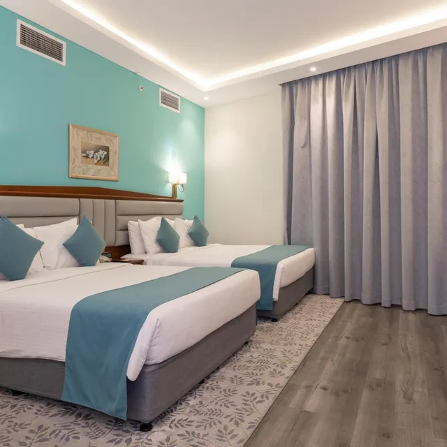 جناح جونيور بسرير كينج وسريرين كوين، Howard Johnson by Wyndham Bur Dubai 4/5