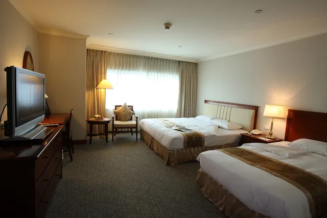 Harbor, King Bed، Evergreen Laurel 8/10
