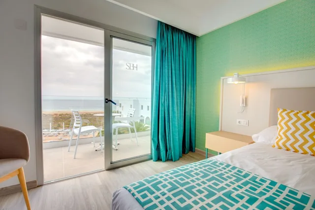 غرفة بسريرين منفصلين بإطلالة جزئية على البحر، Sbh Maxorata Resort 7/8