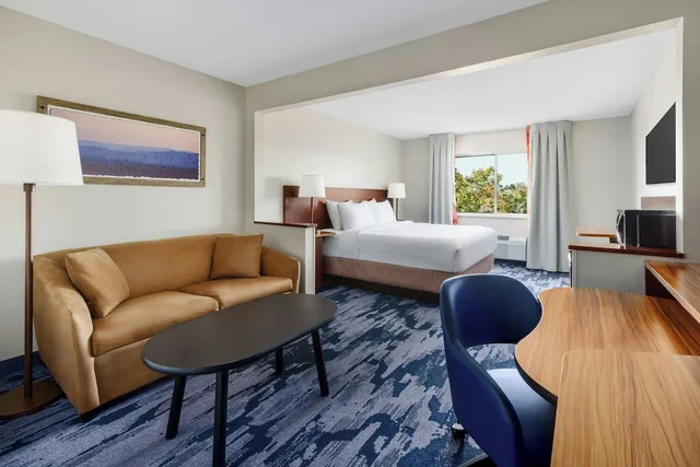 استوديو بسرير كينج مع أريكة، Fairfield Inn By Marriott Philadelphia Airport 2/4