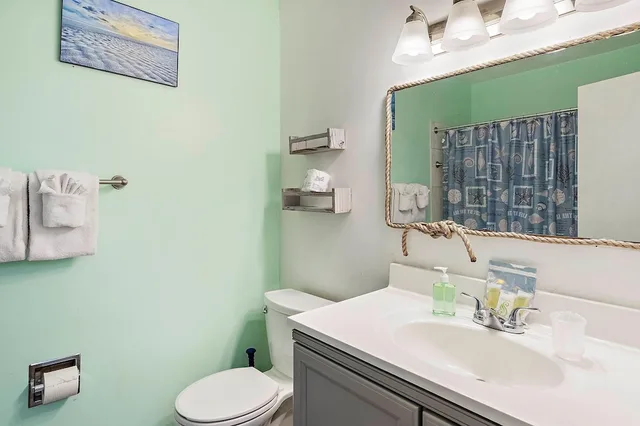 شقة بسرير كينج مع أريكة بمطبخ صغير، Malibu Resort Motel 7/10