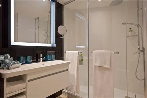غرفة بسريرين منفصلين، Innside by Melia Barcelona Apolo 1/1