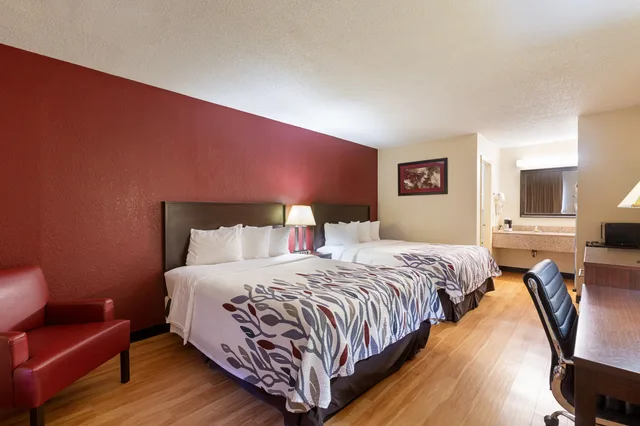 غرفة ديلوكس بسريرين كوين للمدخنين، Red Roof Inn Hardeeville 2/8