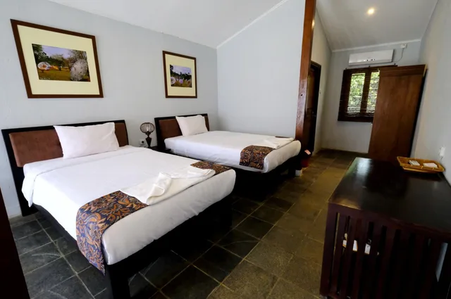Deluxe, Twin Beds, The Nalaya Hotel & Resto 4/10