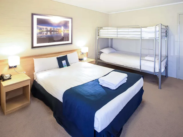 غرفة عائلية بسرير كوين وسرير فردي وسرير بطابقين، ibis Styles Canberra 2/8