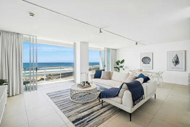 3 Bedrooms, Villa, King Bed, Queen and Twin Beds, Ocean View, ULTIQA Air on Broadbeach 3/9
