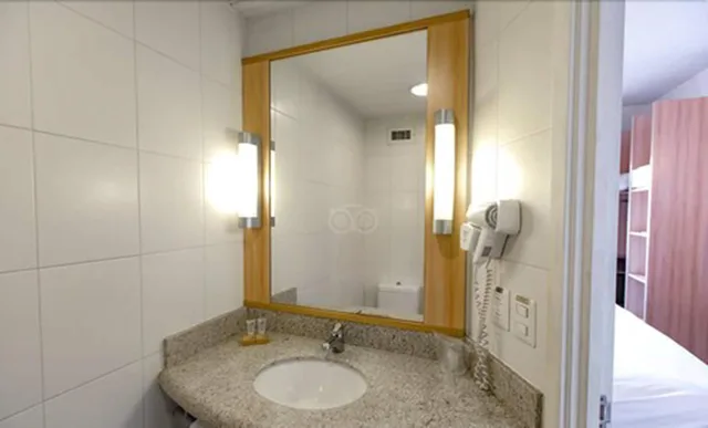Room, 1 Double and 1 Single Bed, Ibis Antofagasta 7/7